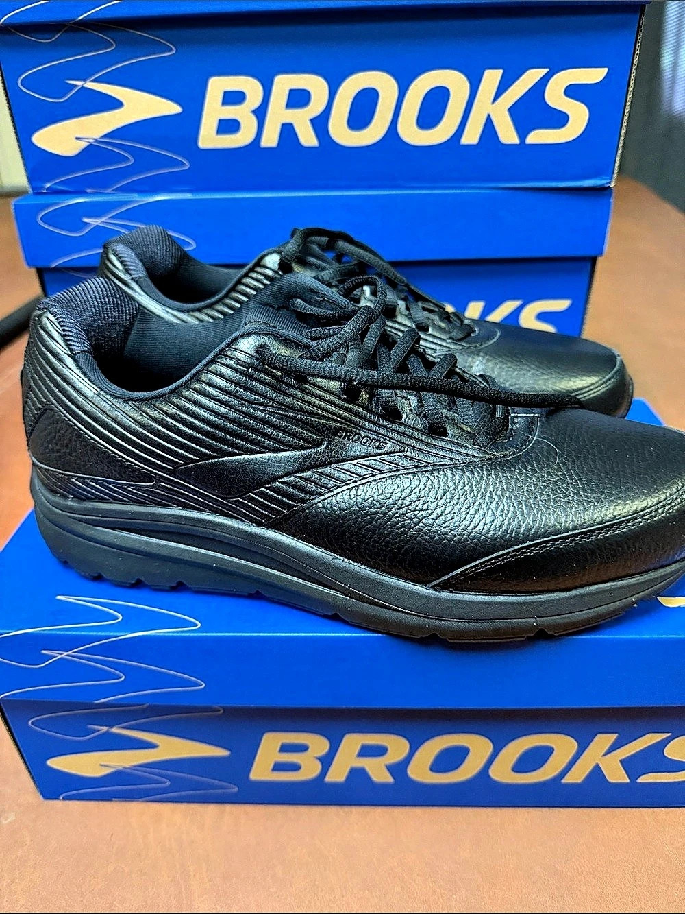 Brooks Addiction Walker 2 Black Leather Athletic Shoes US 11 2E Like New